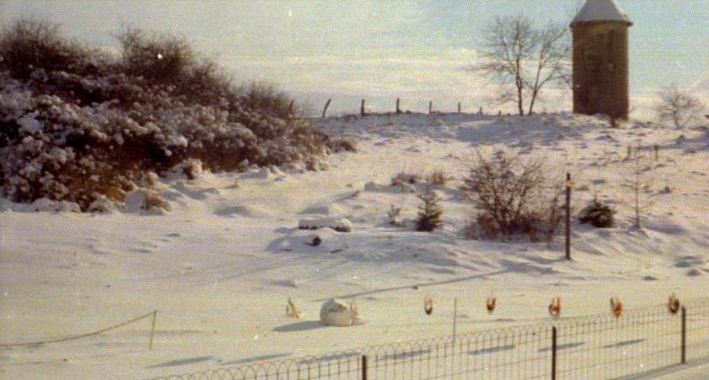 Winter am Elbenberger Türmchen in den 90er Jahren Bild von Dieter Rohrbach